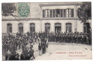 LONGUYON - Entrée De La Gare - Longuyon