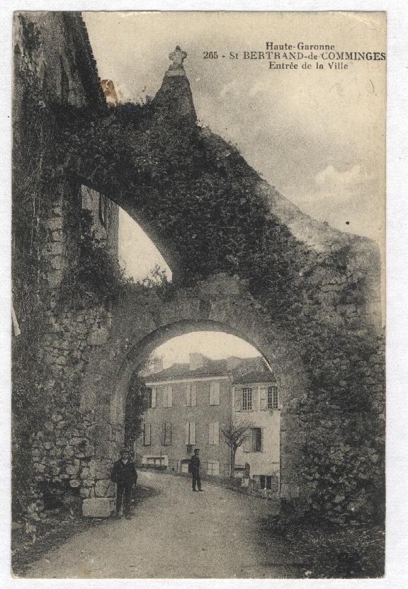 265  -   SAINT-BERTRAND DE COMMINGES  --  Entrée De La Ville - Saint Bertrand De Comminges