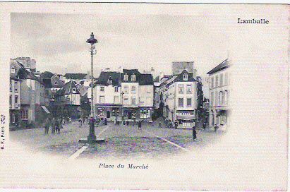 22- LAMBALLE- PLACE DU MARCHE.PETITE ANIMATION - Lamballe