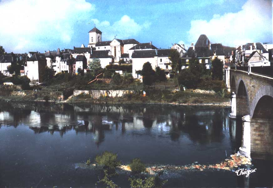 Cpsm Argentat (19, Corrèze) Vue . Datée 1965 - Argentat