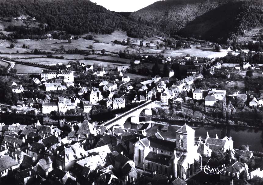 Cpsm Argentat (19, Corrèze) Vue Générale Aérienne N° 101-77 A. Edit Cim, Années 1950 ? - Argentat