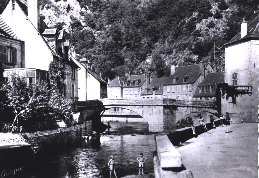 Cpsm Aubusson (23, Creuse) Pont De La Terrade, Animée, Années 50 ? - Aubusson