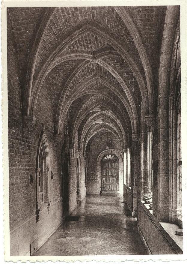 Lessines, Hôpital Notre-Dame à La Rose, Cloître Du XVII è Siècle, Porte Gothique De L´hôpital Primitif Du XIII è Siècle - Lessines