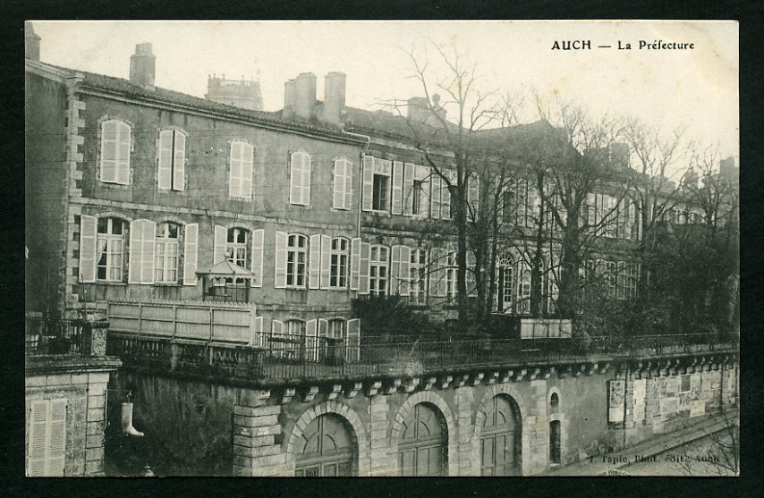 32 - AUCH - La Préfecture - Auch