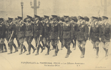 Funérailles Du Maréchal Foch Les Officiers Américains - Funerali