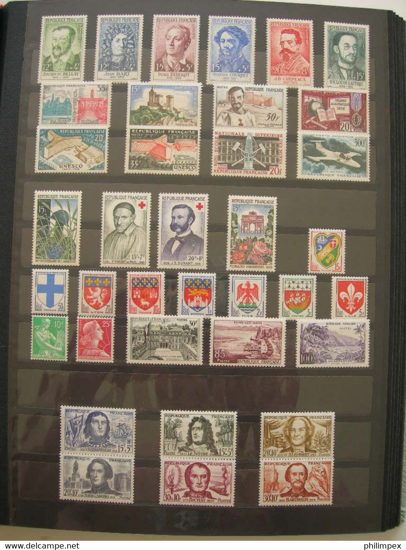 FRANCE - VERY NICE COLLECTION NEVER HINGED IN STOCK BOOK NEVER HINGED **!
