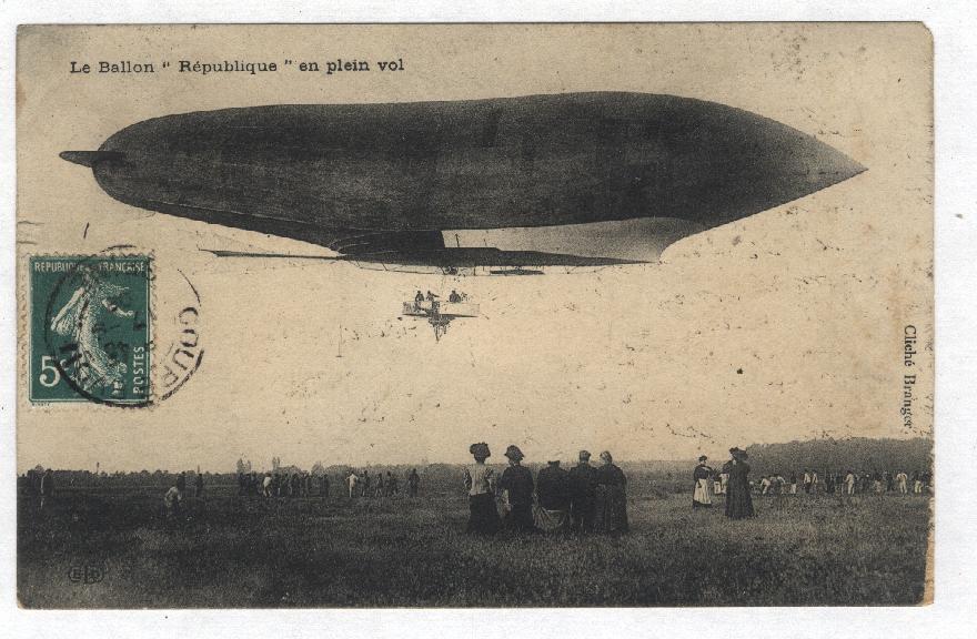 Le Ballon  " REPUBLIQUE " En Plein Vol - Mongolfiere