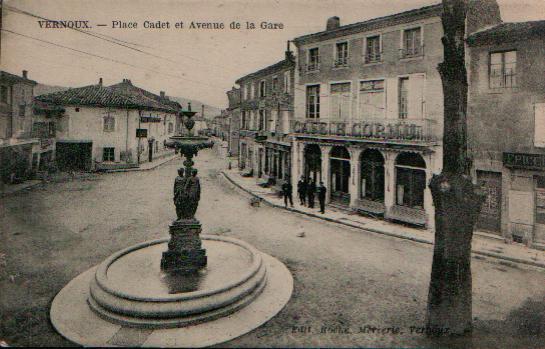 CPA De VERNOUX - Place Cadet Et Avenue De La Gare. - Vernoux