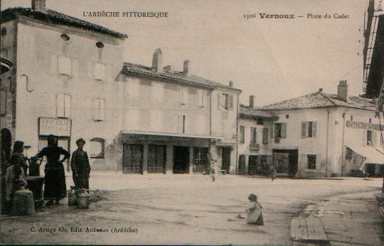 CPA De VERNOUX - Place Du Cadet (Edit. C. Artige). - Vernoux