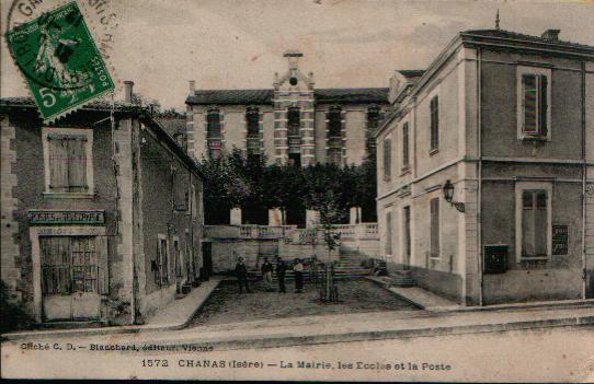 CPA De CHANAS - La Mairie, Les Ecoles Et La Poste. - Chanas