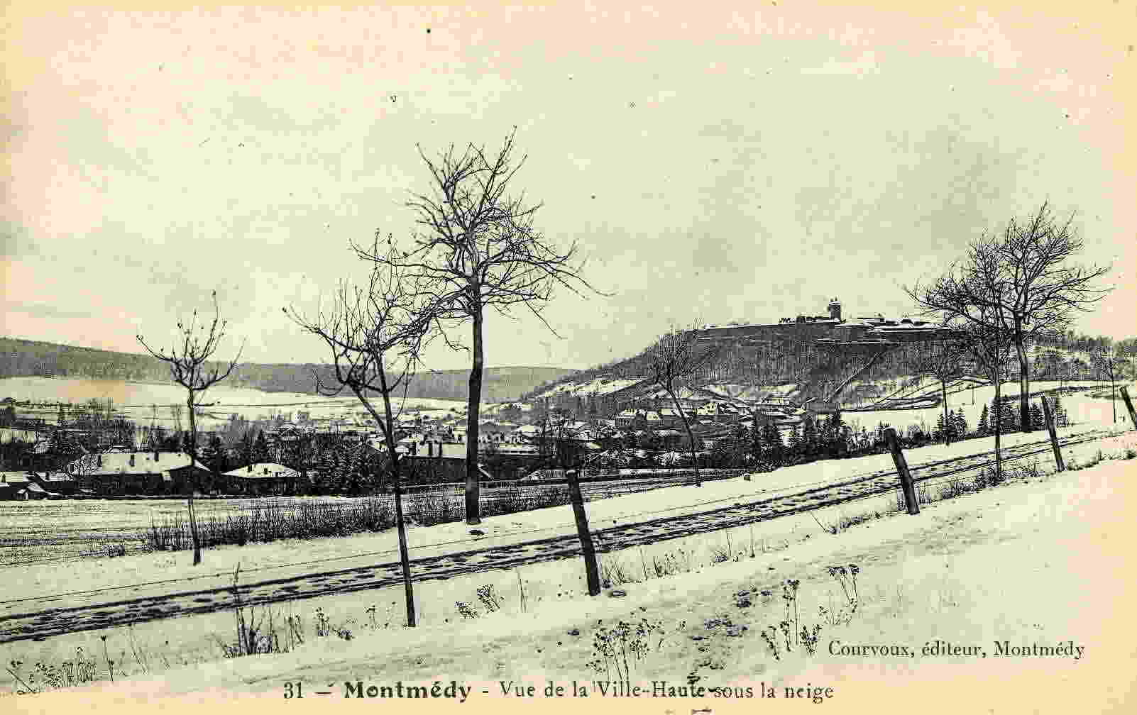 MONTMEDY - Vue De La Ville Haute Sous La Neige - Montmedy