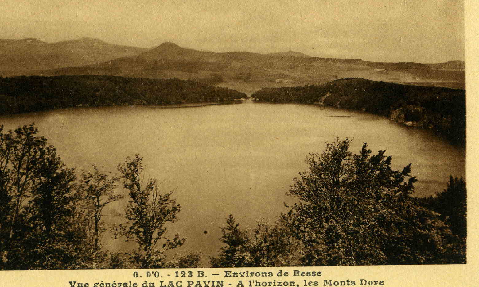 Cpa  Besse Lac Pavin - Besse Et Saint Anastaise