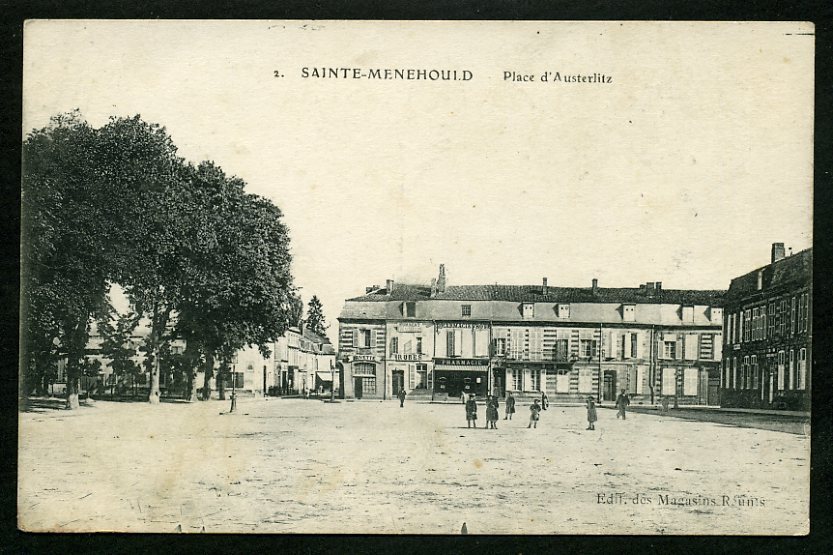 51 - SAINTE MENEHOULD - Place D'Austerlitz - Sainte-Menehould