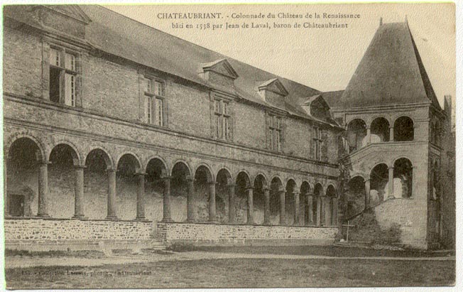 44 - CHATEAUBRIANT  - Colonnade Du Château De La Renaissance - Châteaubriant