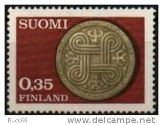 FINLANDE Poste 588 ** Pièce De Monnaie - Unused Stamps