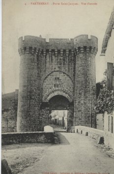 PARTHENAY Porte St Jacques - Parthenay