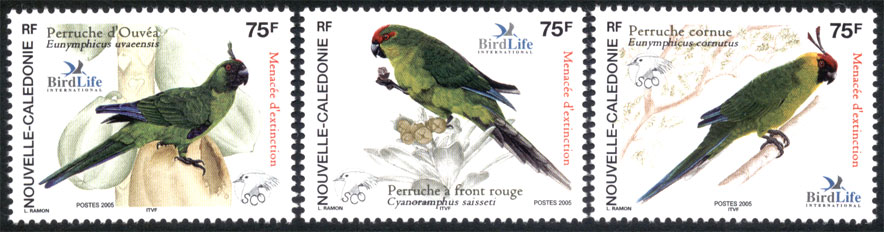 NOUVELLE-CALEDONIE : 25-08-2005 (**) Set 3v : Oiseaux Manacés D´extinction - Les Perruches - Parrots