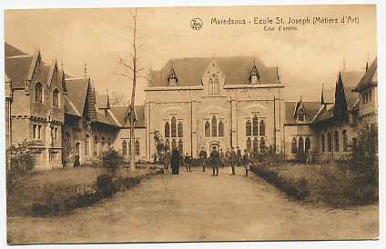 Denée (lez-Maredsous) - Maredsous - Ecole St. Joseph ( Métier D'Art ) - Cour D'entrée - Anhée