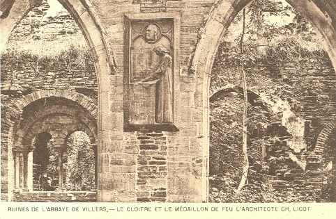 Ruines De L´Abbaye De Villers: Le Cloitre Et Le Médaillon De Feu L´ Architecte Ch. Licot - Villers-la-Ville