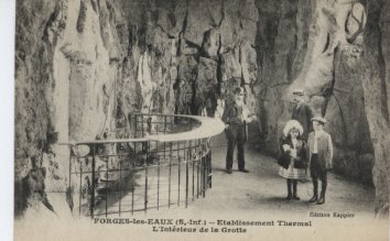 FORGES LES EAUX - L´établissement Thermal - Intérieur De La Grotte - Forges Les Eaux