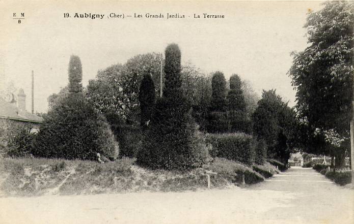 19 - Aubigny - Les Grands Jardins - La Terrasse - Aubigny Sur Nere