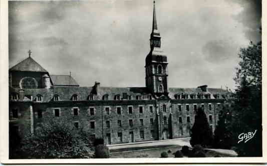 PLOERMEL  L´ecole D'agriculture ,la Clinique Et La Chapelle - Ploërmel