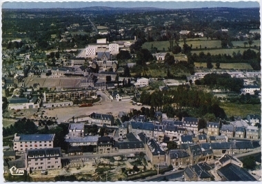 Villedieu-les-Poeles. Vue Générale Aérienne. Place Des Costils. - Villedieu