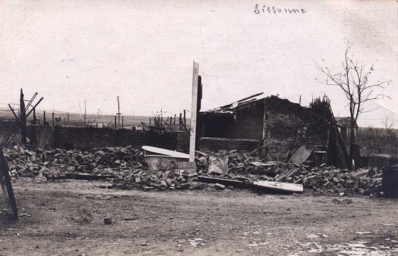 Carte Photo Sissonne (02, Aisne) Guerre : Maison Bombardée - Sissonne