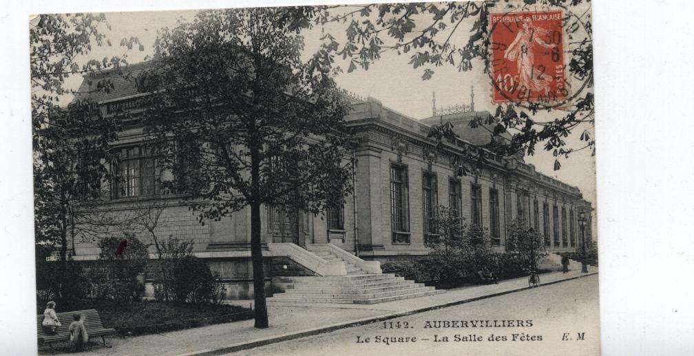 93 - AUBERVILLIERS - GROS PLAN U Square Et Salle Des Fêtes N°1142 EM - Enfants Sur Le Banc - Aubervilliers