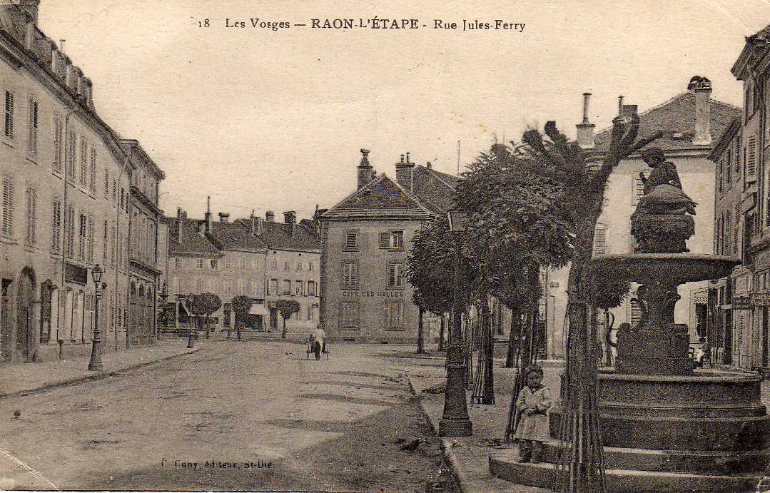 88 RAON ETAPE Rue Jules Ferry, Fontaine, Animée, Ed Cuny 18, 1918 - Raon L'Etape