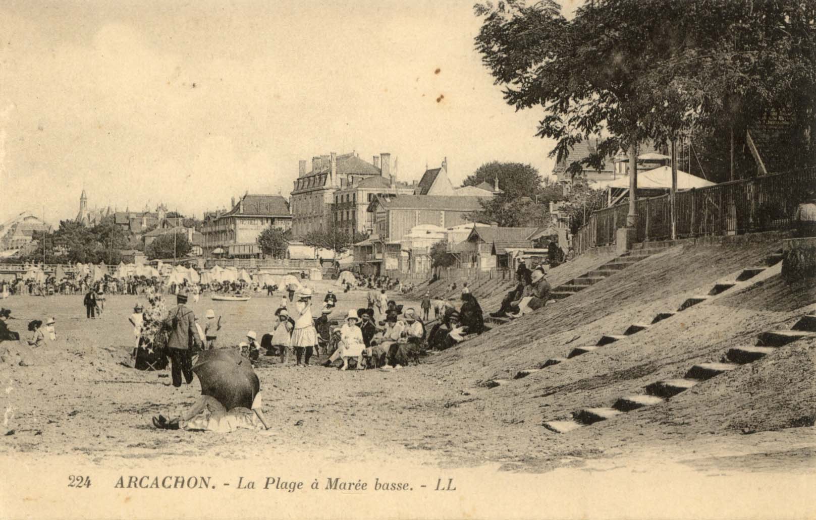 ARCACHON. La Plage à Marée Basse. 224. LL - Arcachon