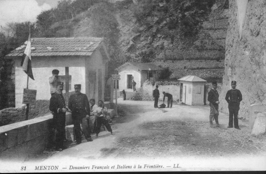 Menton - Douaniers Français Et Italiens à La Frontière - Douane