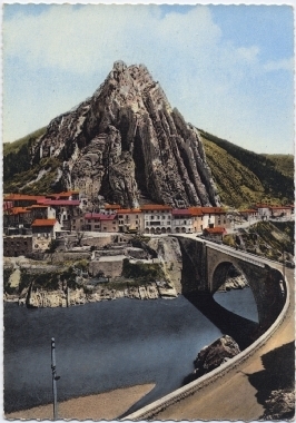 Sisteron. Le Rocher De La Baume. - Sisteron