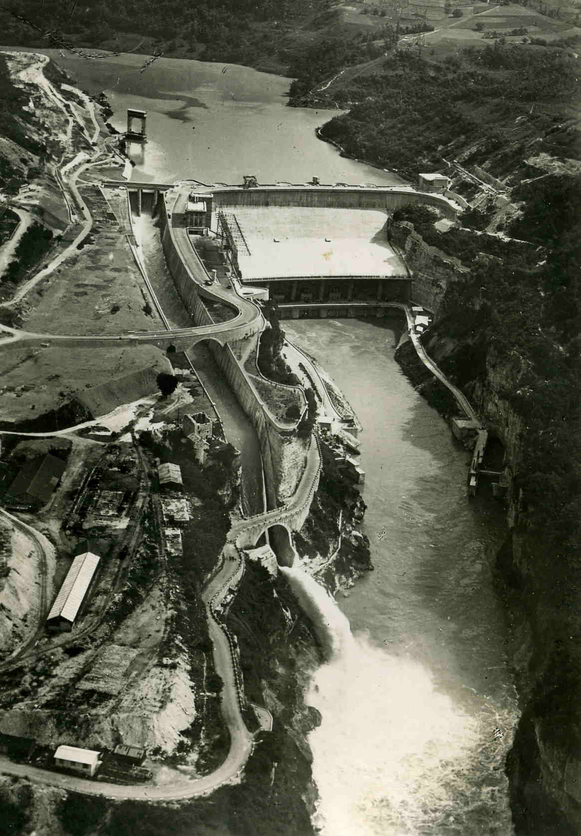 CPSM Genissiat Le Barrage  Vue Aerienne - Génissiat