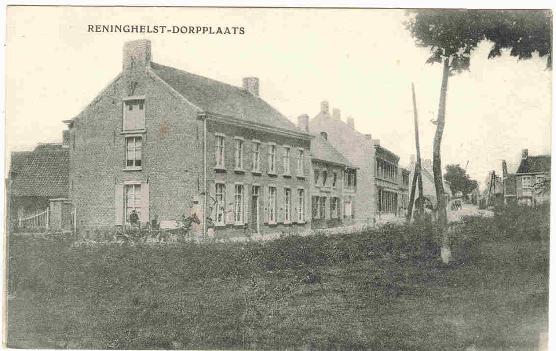 RENINGHELST   -  DORPPLAATS - Heuvelland