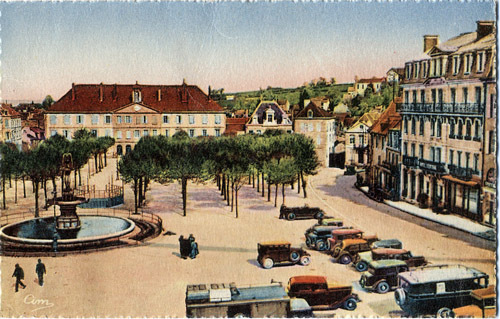 23 - CREUSE - GUERET - PALAIS De JUSTICE -  PLACE  D´ARMES ANIMEE - VOITURES - EDITEUR CIM - Guéret