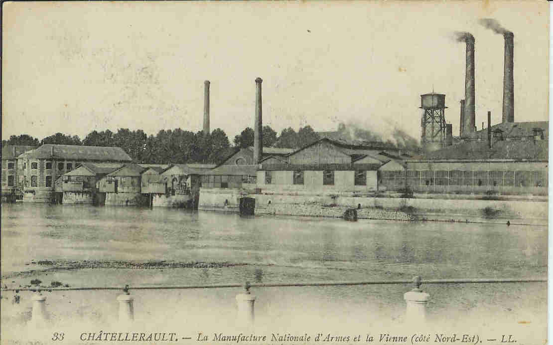 CHATELLERAULT La Manufacture Nationale D´Armes Et La Vienne - Chatellerault