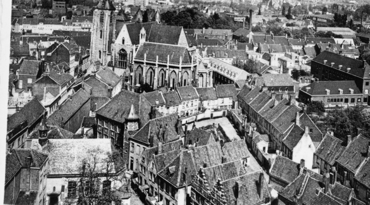 Kortrijk-Panorama Der Stad En Begijnhof Nr 10 - Kortrijk