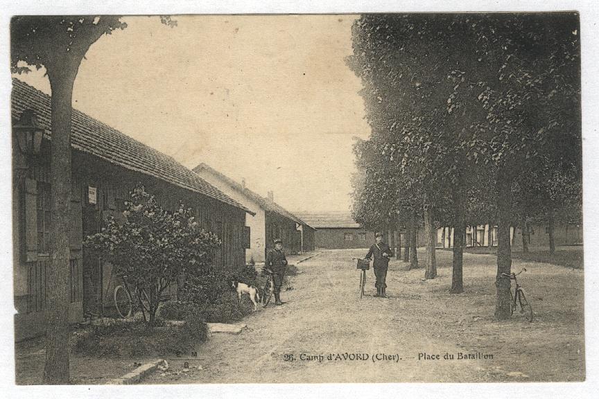 26  --  Camp D'AVORD  --  Place Du Bataillon - Avord