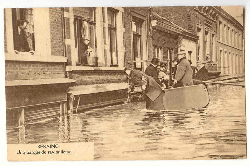 5213 - SERAING - Inondations - Une Barque De Ravitaillement - Seraing
