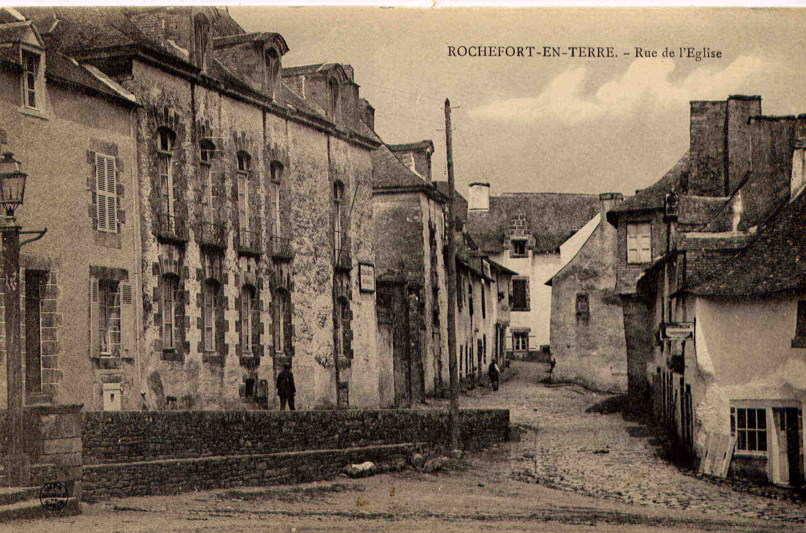 ROCHEFORT-en-TERRE - Rue De L´eglise - Rochefort En Terre