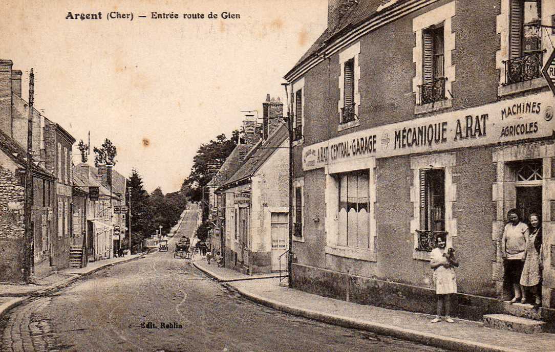 18 ARGENT Entrée Route De Gien, Garage Mécanique A. Rat, Animée, Ed Roblin, 191? - Argent-sur-Sauldre