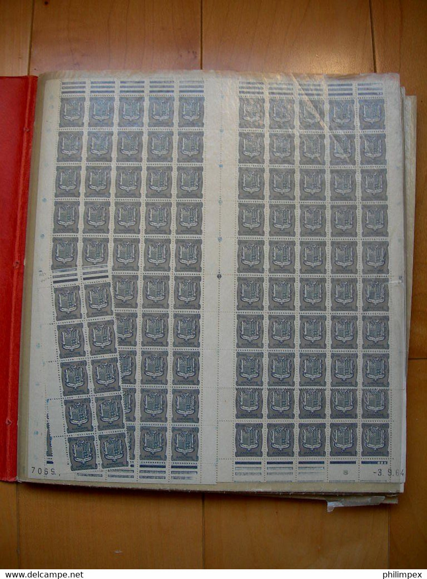 ANDORRA WHOLESALE 12950 STAMPS / 12950 TIMBRES	ANDORRE SANS CHARNIERES EN FEUILLES ET PANNEAUX! - Verzamelingen