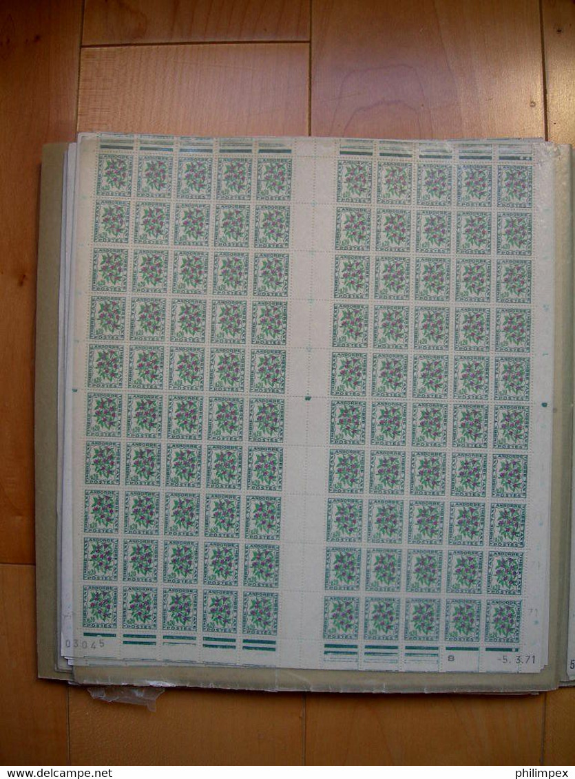 ANDORRA WHOLESALE 12950 STAMPS / 12950 TIMBRES	ANDORRE SANS CHARNIERES EN FEUILLES ET PANNEAUX!