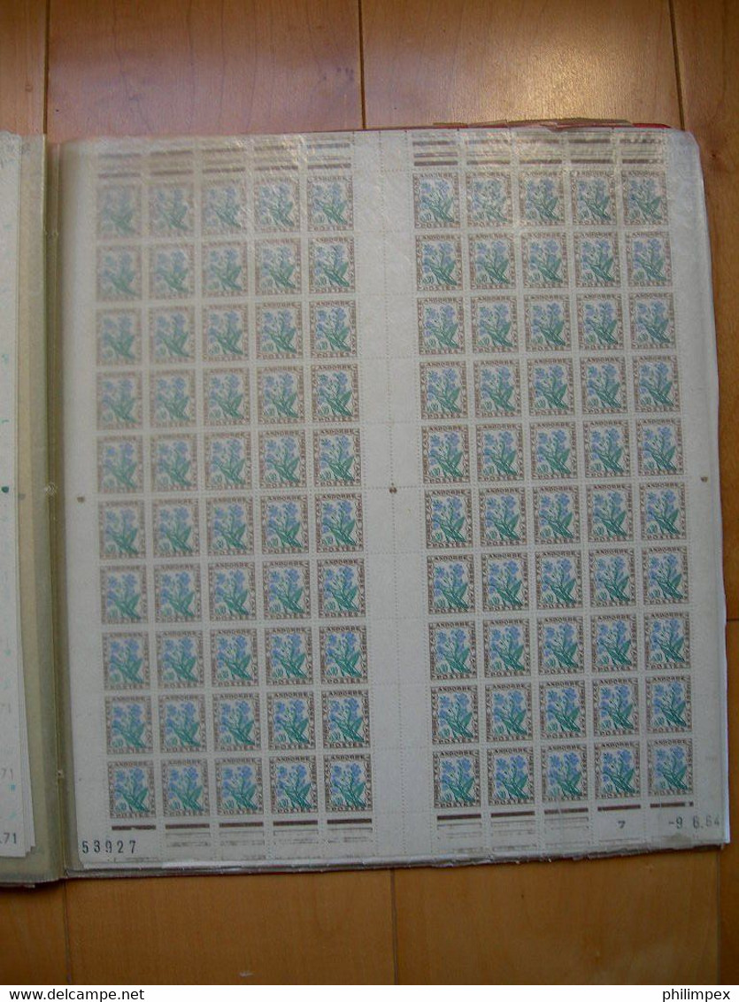 ANDORRA WHOLESALE 12950 STAMPS / 12950 TIMBRES	ANDORRE SANS CHARNIERES EN FEUILLES ET PANNEAUX!