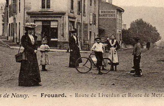 54 FROUARD Route De Liverdun Et Metz, Animée, Ed Helmlinger 111, 190? - Frouard