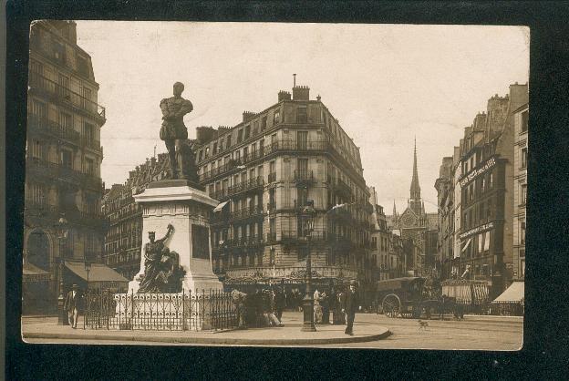 Paris - Carte Photo - Statue D'Etienne Dolet, Place Maubert - Arrondissement: 20