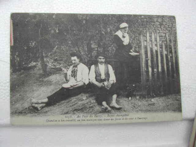 AU PAYS DU  DU BERRY..REPAS CHAMPETRE....AVEC LEGENDE..1913 - Centre-Val De Loire