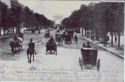 L'Arc De Triomphe Et Les Champs Elysees - Champs-Elysées