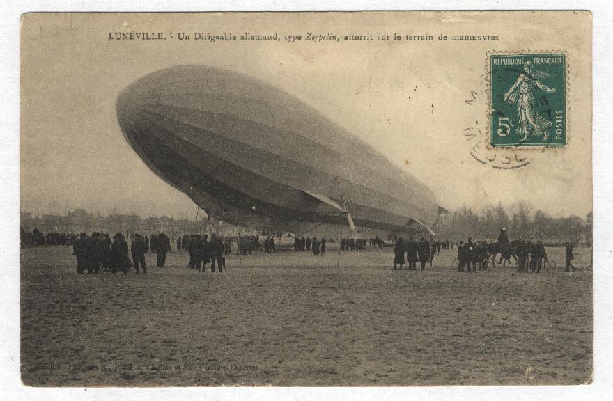 LUNEVILLE. Un Dirigeable Allemand,type Zeppline,atterrit Sur Le Terrain De Manoeuvres - Globos